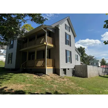 224 E A St Wellston OH 45692 Residential