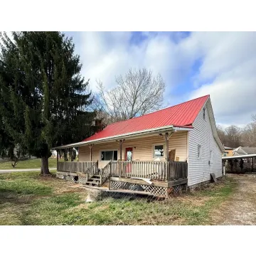 586 Lincoln Street Middleport OH 45760 Residential