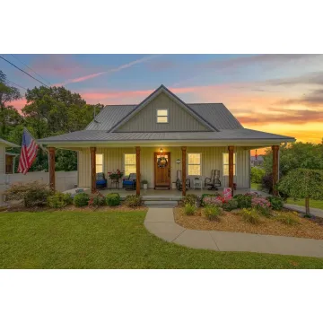 713 Harris St Jackson OH 45640 Residential